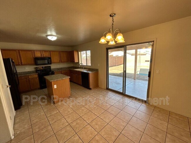 6410 W Magnolia St Phoenix, AZ 85043 photo 5