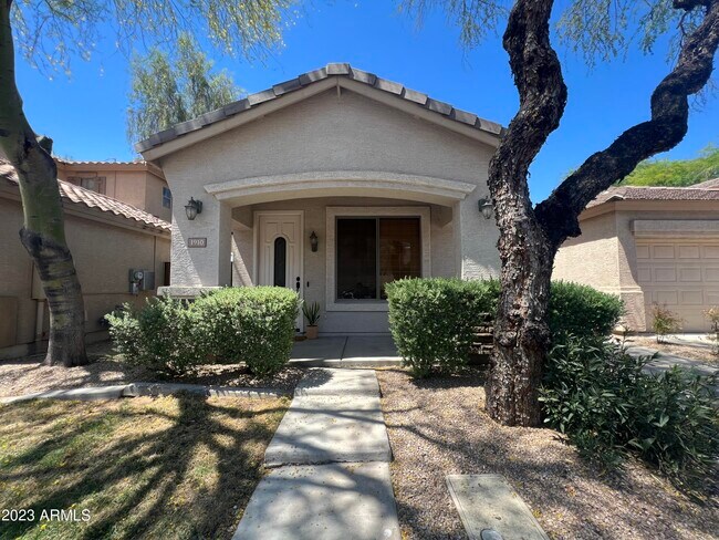 1910 W Park Pl photo 2