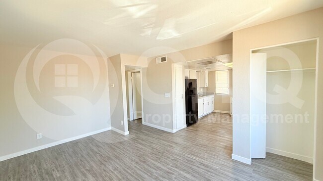2145 W Mariposa St Phoenix, AZ 85015 photo 3