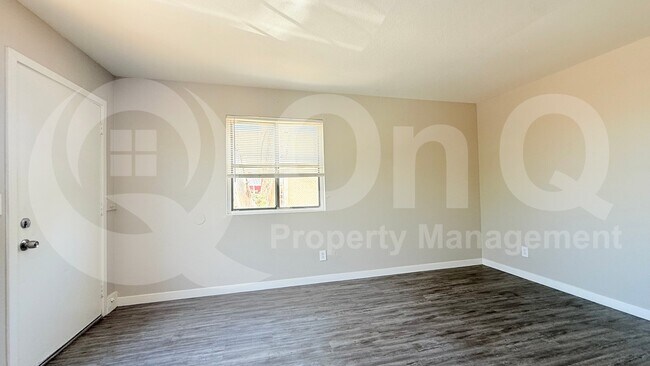 2145 W Mariposa St Phoenix, AZ 85015 photo 5