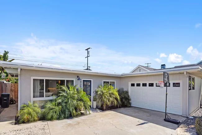 435 Cherry Ave Imperial Beach, CA 91932 photo 2
