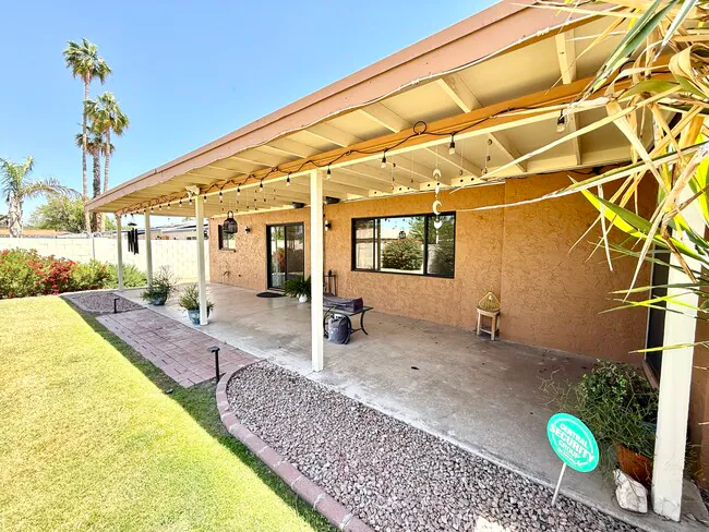 2816 E Laurel Ln Phoenix, AZ 85028 photo 5