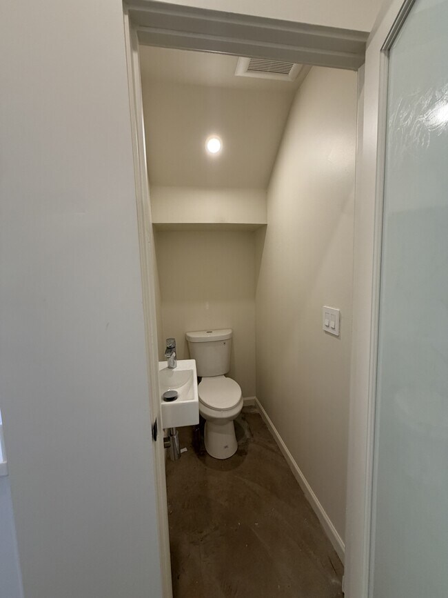 1122 E McKinley St Phoenix, AZ 85006 photo 4