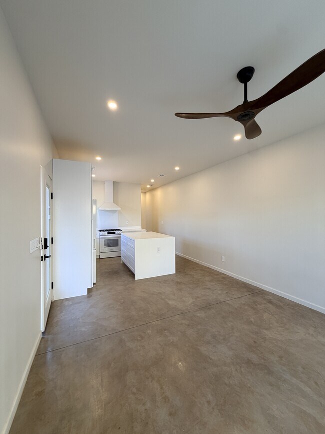 1122 E McKinley St Phoenix, AZ 85006 photo 2