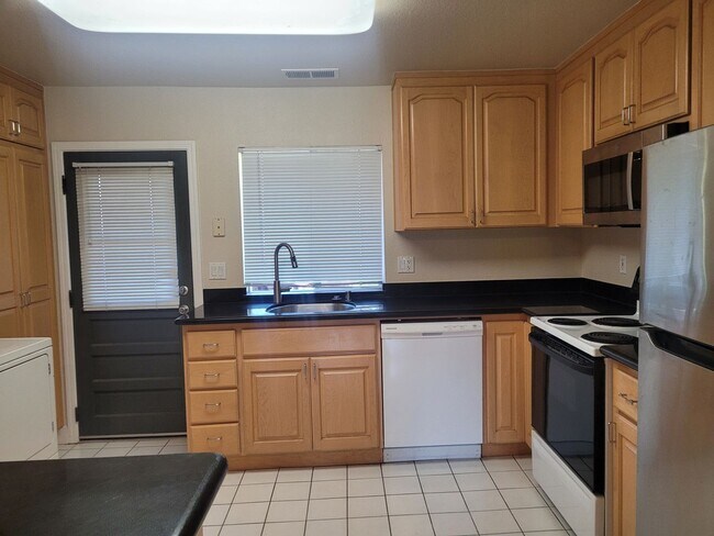 1908 Hackett Ave Mountain View, CA 94043 photo 4