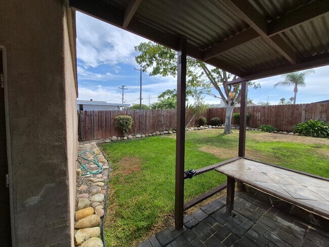 4861 Lehrer Dr San Diego, CA 92117 photo 2