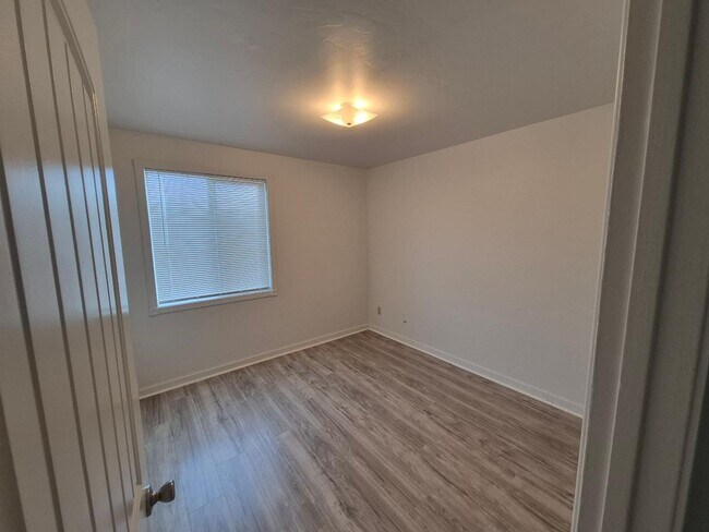 4861 Lehrer Dr San Diego, CA 92117 photo 3