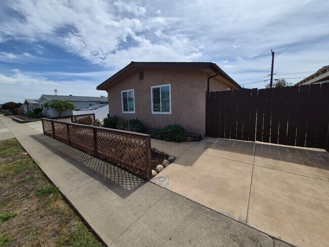 4861 Lehrer Dr San Diego, CA 92117