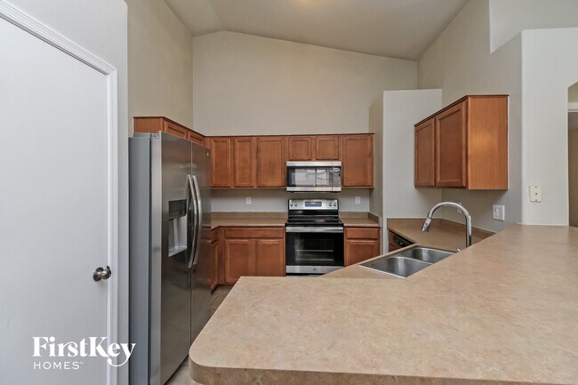 7023 S 38th Dr Phoenix, AZ 85041 photo 5