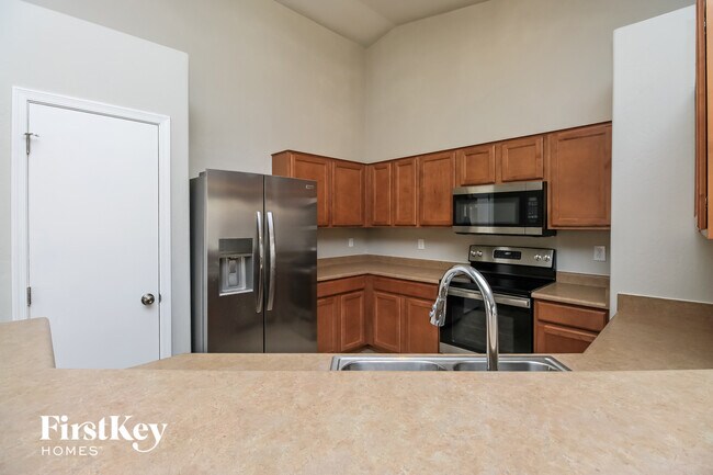 7023 S 38th Dr Phoenix, AZ 85041 photo 4