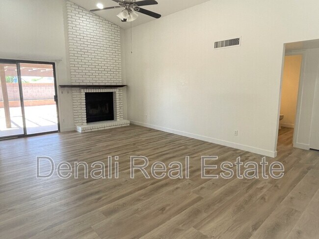 8749 E Belleview St Scottsdale, AZ 85257 photo 4