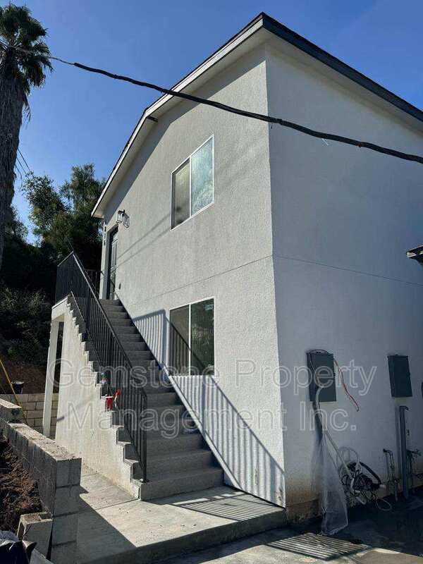 4816 54th St San Diego, CA 92115 photo 2
