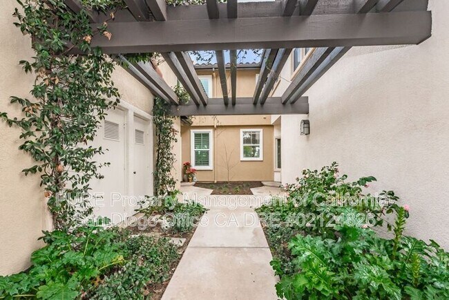 1625 Baccharis Ave Carlsbad, CA 92011 photo 2