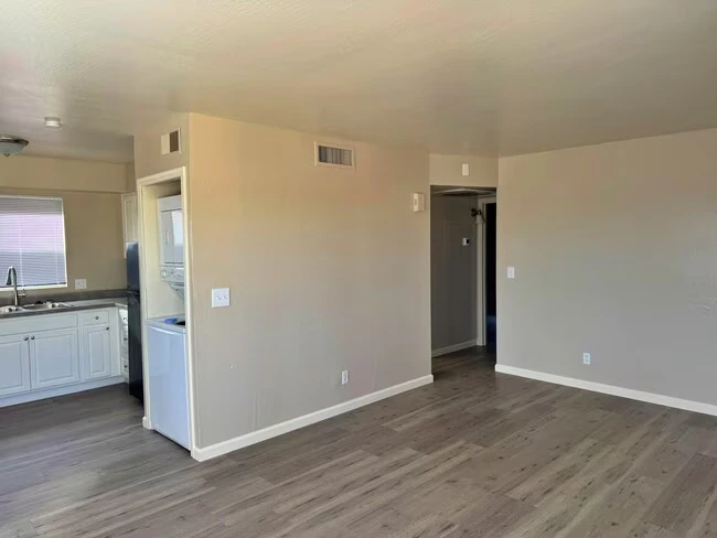 50 N May Mesa, AZ 85201 photo 4