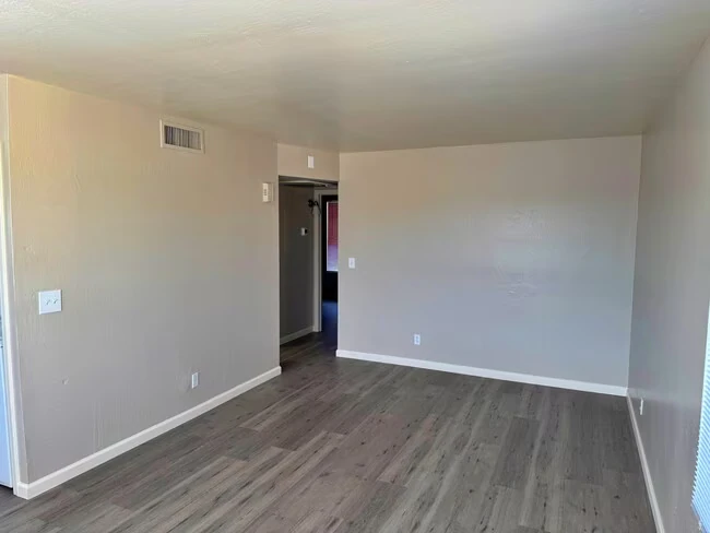 50 N May Mesa, AZ 85201 photo 3