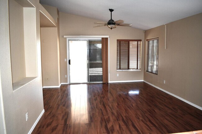 10316 N 94th Ln Peoria, AZ 85345 photo 5