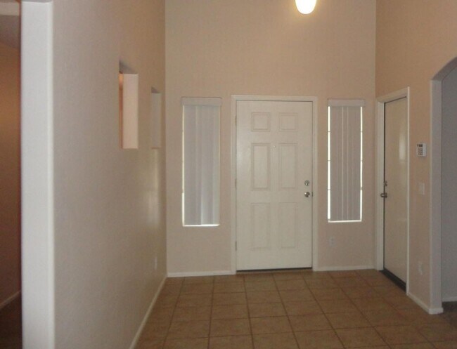 17449 W Mohave St Goodyear, AZ 85338 photo 2