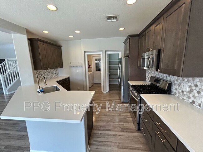 13793 W Country Gables Dr Surprise, AZ 85379 photo 4