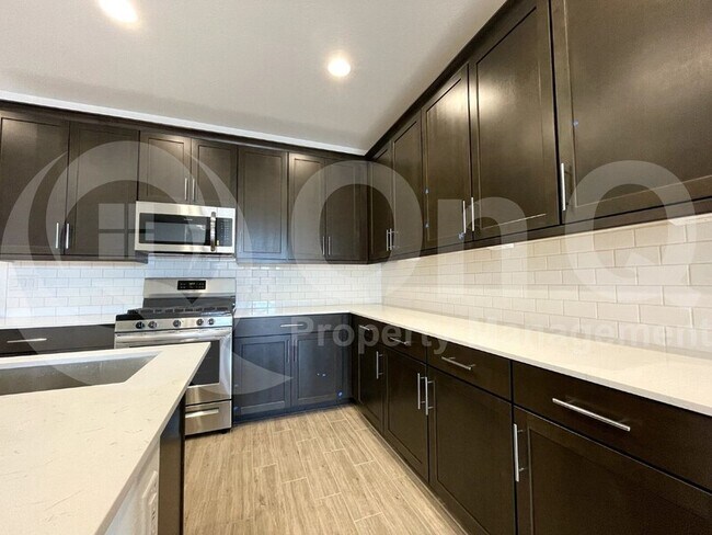 5945 N 89th Dr Glendale, AZ 85305 photo 4