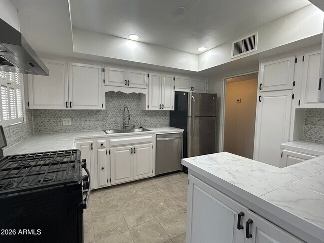 5544 N 10th Ave Phoenix, AZ 85013 photo 2