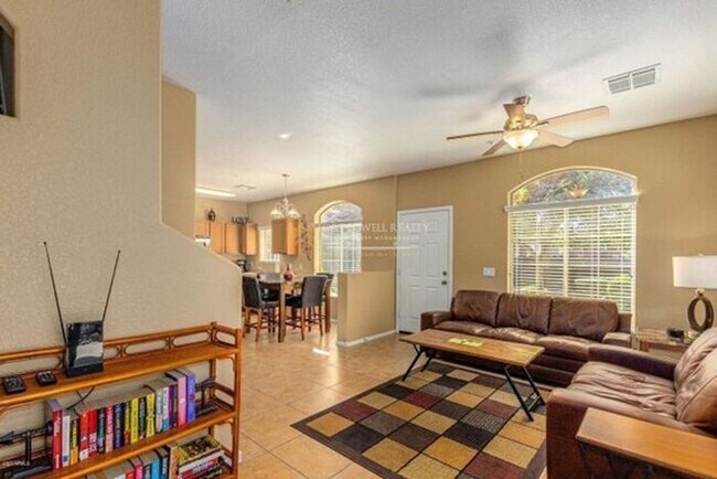 458 N 168th Ln Goodyear, AZ 85338 photo 4