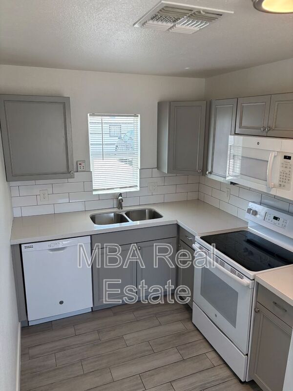 5040 N 18th Ave Phoenix, AZ 85015 photo 4