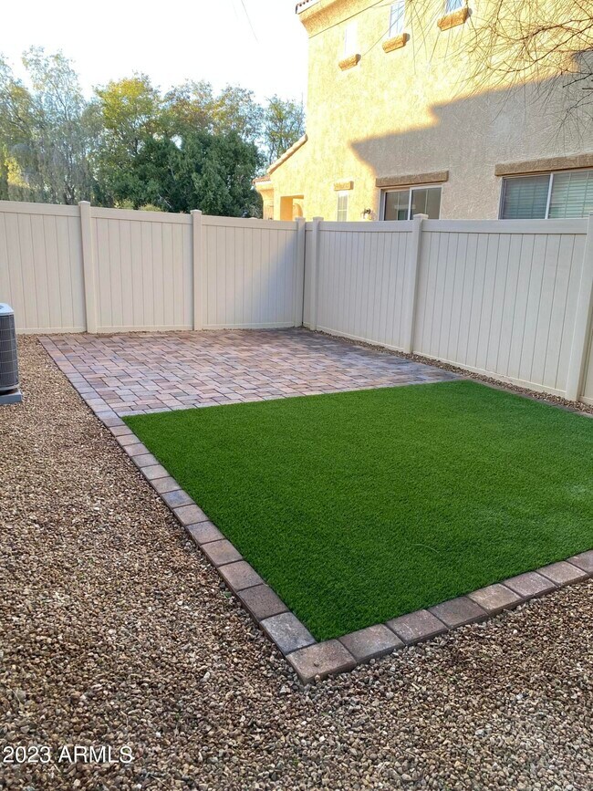 1367 S COUNTRY CLUB Drive photo 5