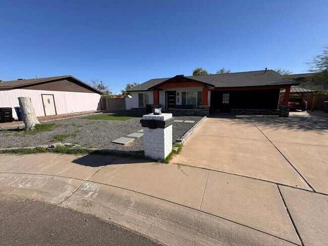 207 E Julie Dr Tempe, AZ 85283 photo 4