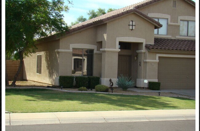 10567 W Crimson Ln Avondale, AZ 85392 photo 2