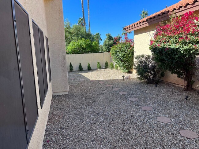 13524 N 103rd St Scottsdale, AZ 85260 photo 2