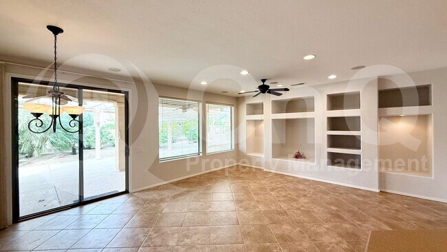 20914 N Barberry Ln Surprise, AZ 85387 photo 4