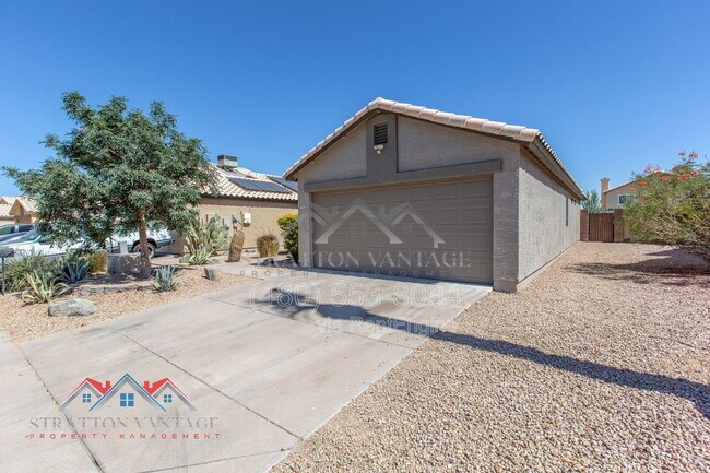 2105 E Donald Dr Phoenix, AZ 85024 photo 2