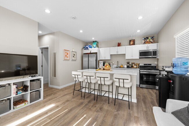 5124 Leo St San Diego, CA 92115