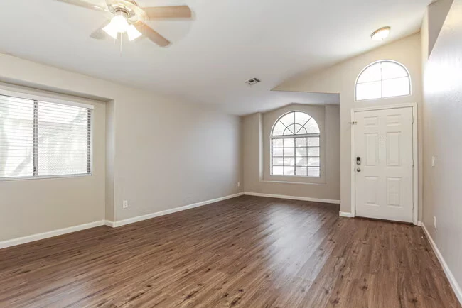 748 W Dublin St Gilbert, AZ 85233 photo 4