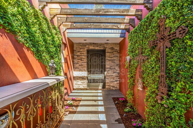6282 E Pinchot Ave Scottsdale, AZ 85251 photo 3