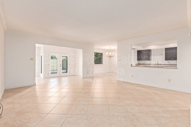 6282 E Pinchot Ave Scottsdale, AZ 85251 photo 4