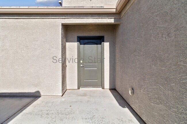 30508 W Clarendon Ave Buckeye, AZ 85396 photo 4