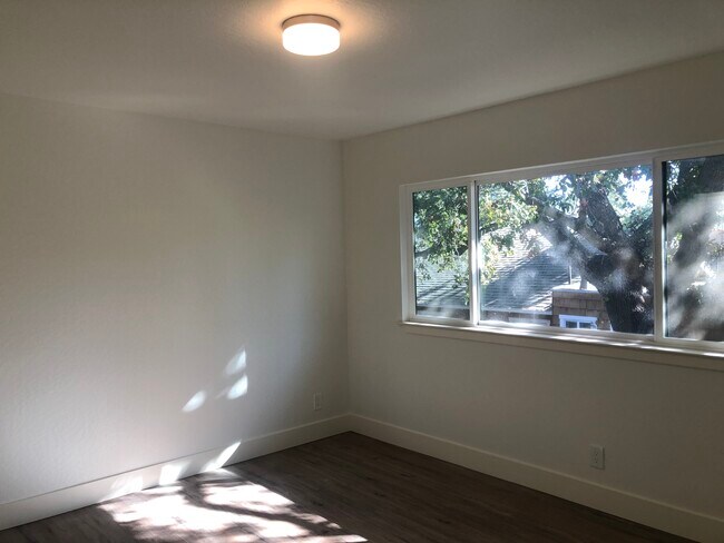 318 Elwood St Redwood City, CA 94062 photo 5