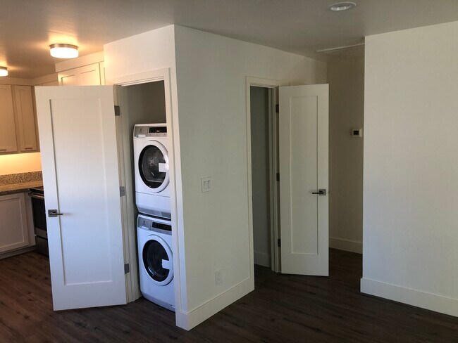 318 Elwood St Redwood City, CA 94062 photo 2