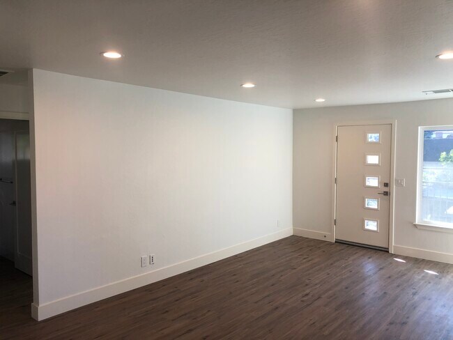 318 Elwood St Redwood City, CA 94062 photo 3