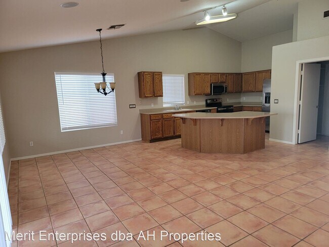 18235 N 85th Dr Peoria, AZ 85382 photo 2