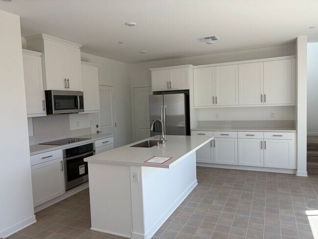 36549 Altisima Dr Winchester, CA 92596 photo 5