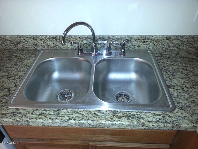 7010 N 68th Dr Glendale, AZ 85303 photo 5
