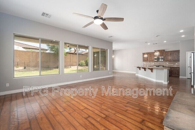1748 W Aloe Vera Dr Phoenix, AZ 85085 photo 5