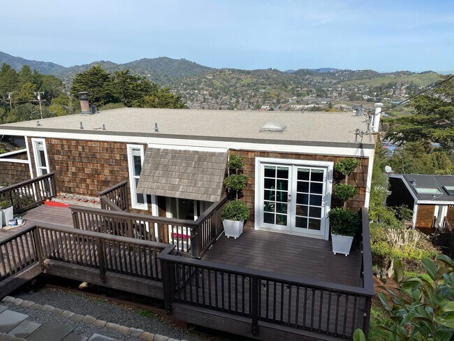 Great 4br/2ba Home With Incredible Tam Views photo 4