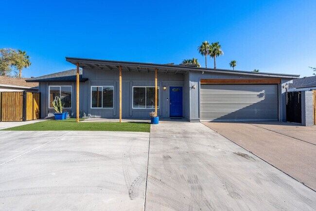 3733 E Dahlia Dr Phoenix, AZ 85032 photo 5