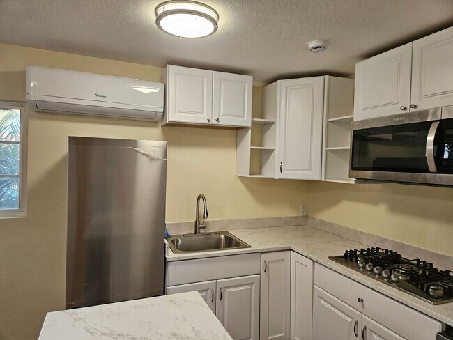 837 Via Juanita San Marcos, CA 92078 photo 4