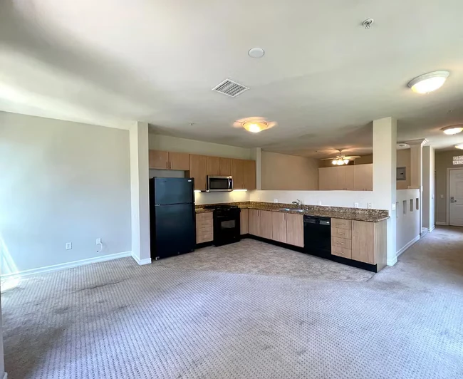 1465 C St San Diego, CA 92101 photo 2
