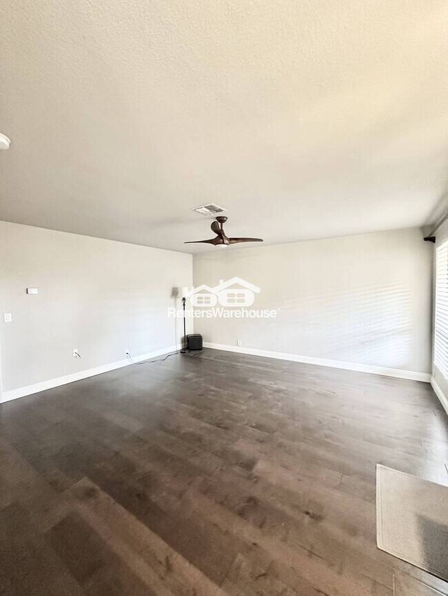 310 W Pontiac Dr Phoenix, AZ 85027 photo 2
