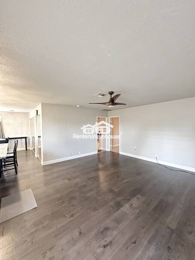 310 W Pontiac Dr Phoenix, AZ 85027 photo 3